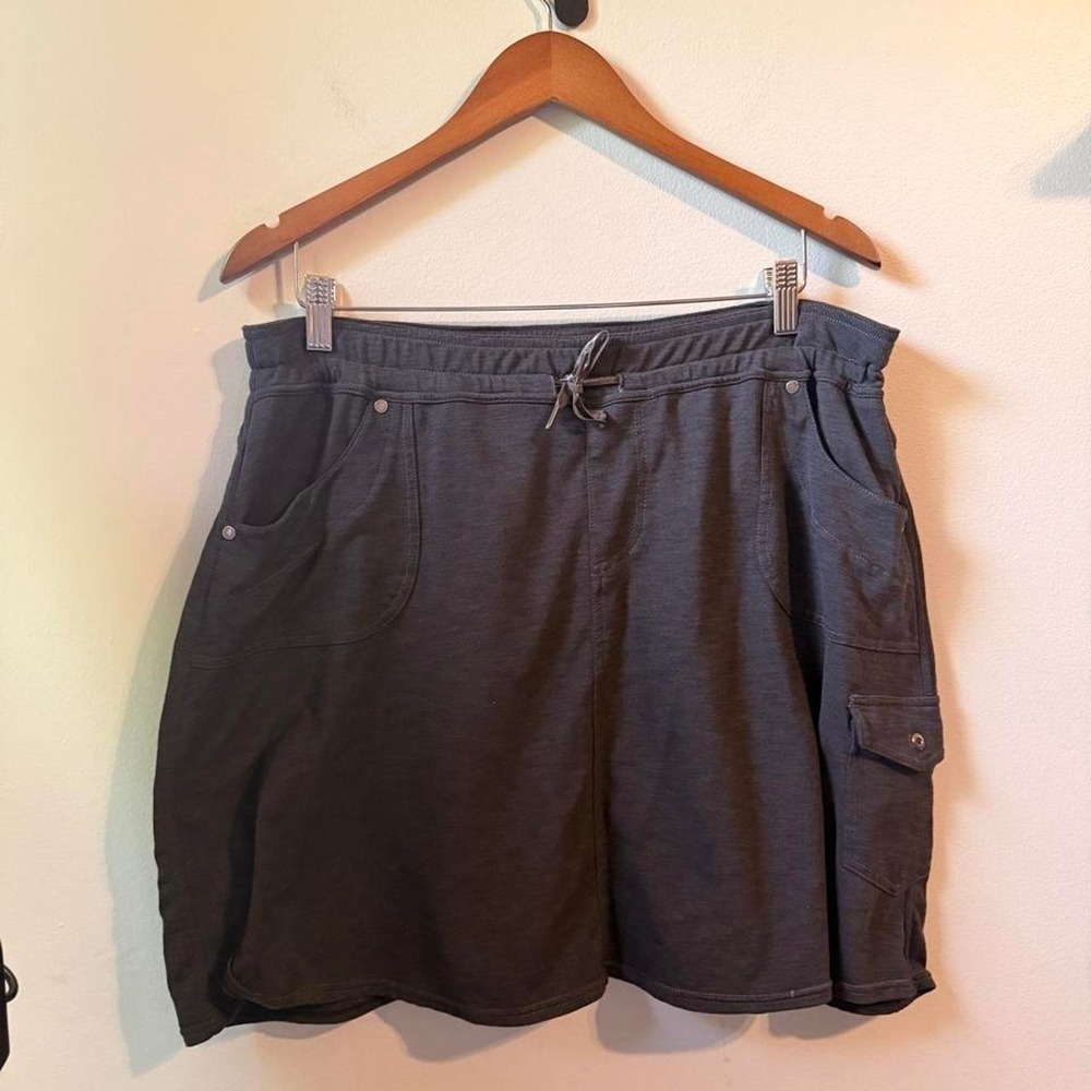KÜHL black skirt in size XL gorpcore/cargo perfect for hiking/camping